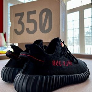 YEEZY Boost 350 V2 (Black) size US10 Mens. Brand new with box. Will sell fast!!!
